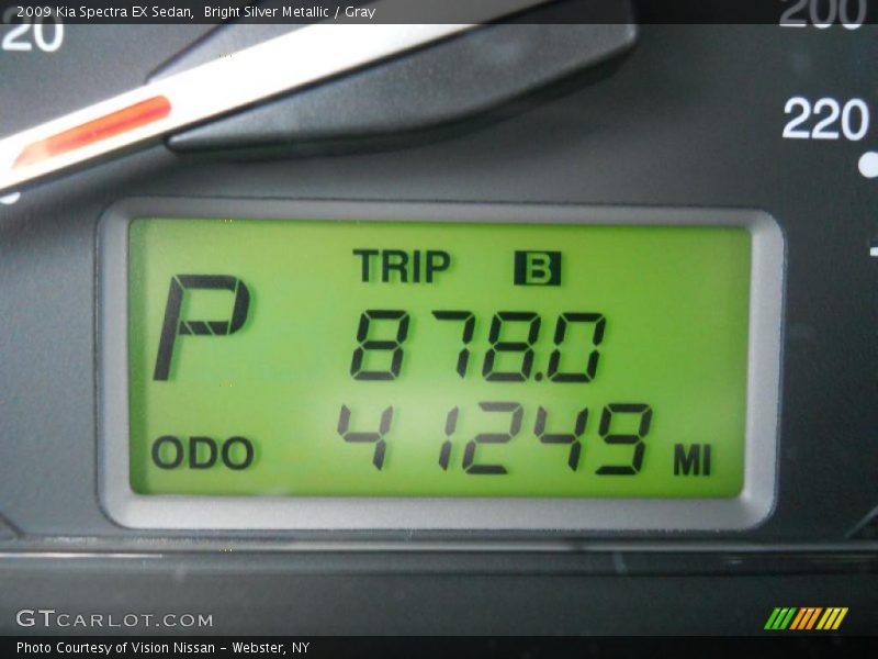 Bright Silver Metallic / Gray 2009 Kia Spectra EX Sedan