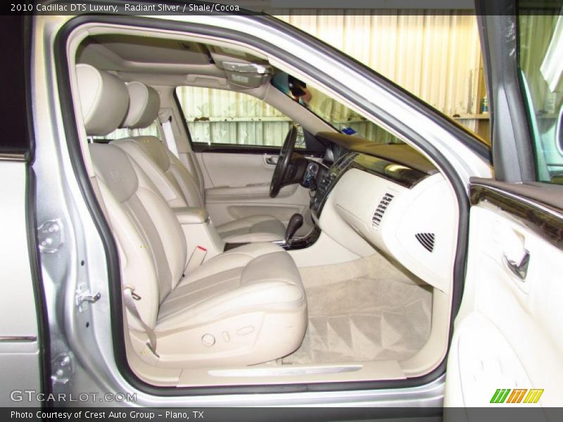 Radiant Silver / Shale/Cocoa 2010 Cadillac DTS Luxury