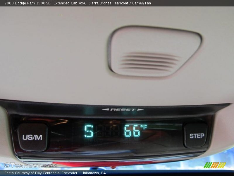 Controls of 2000 Ram 1500 SLT Extended Cab 4x4