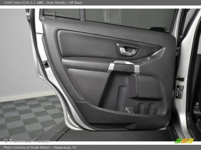 Silver Metallic / Off Black 2008 Volvo XC90 3.2 AWD
