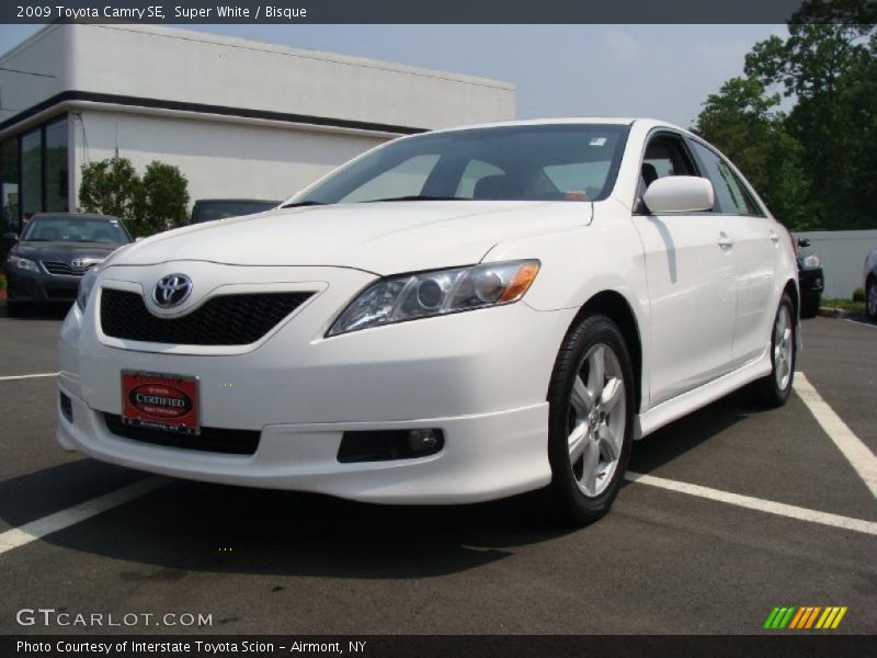 Super White / Bisque 2009 Toyota Camry SE