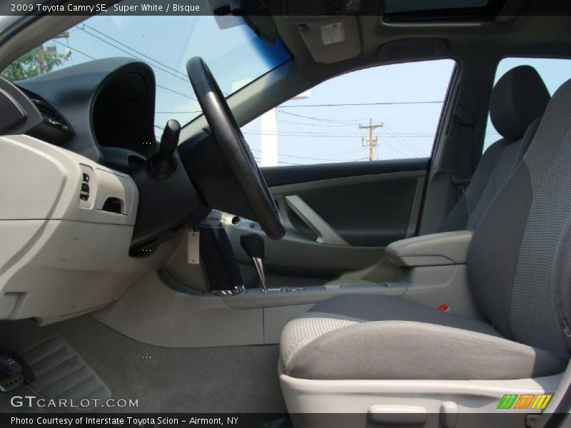 Super White / Bisque 2009 Toyota Camry SE