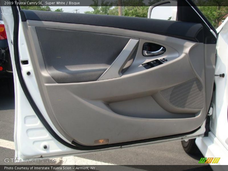 Super White / Bisque 2009 Toyota Camry SE