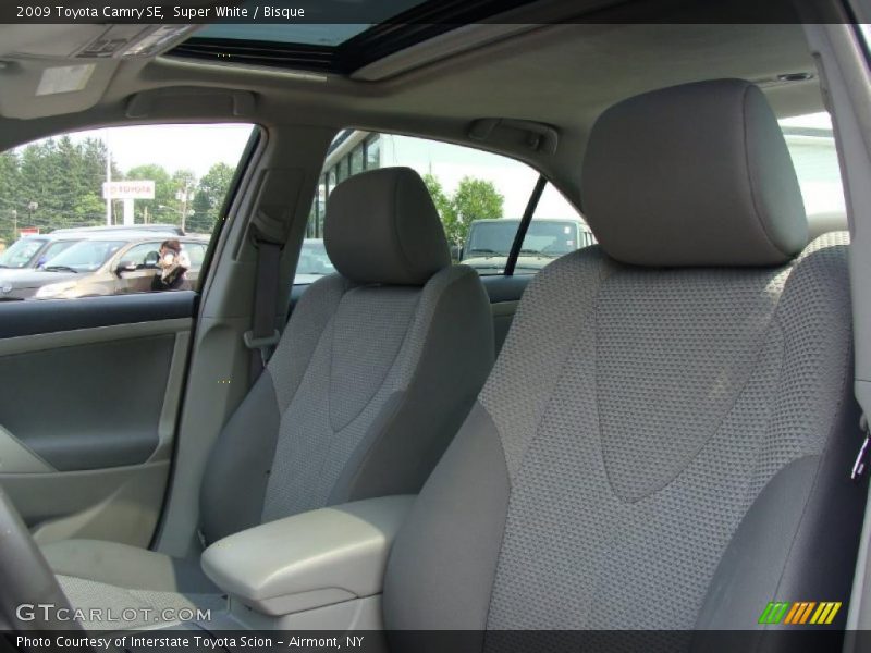 Super White / Bisque 2009 Toyota Camry SE