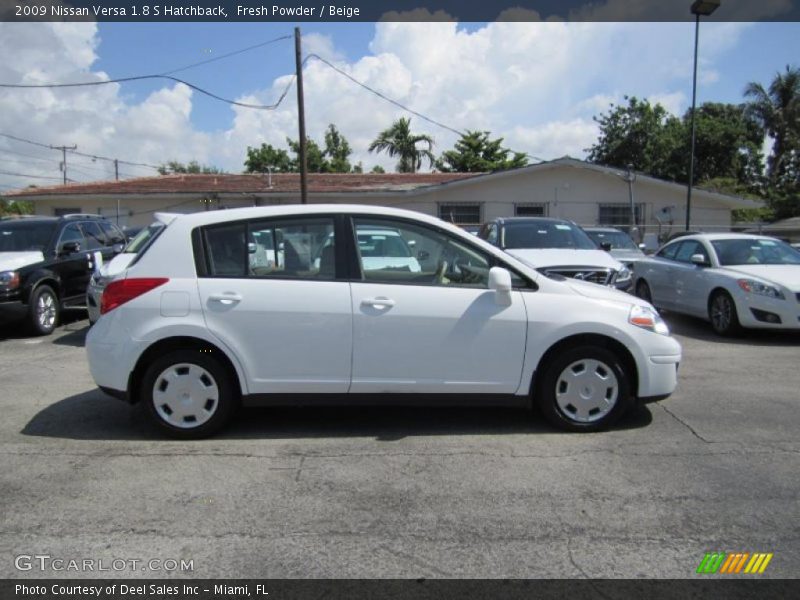 Fresh Powder / Beige 2009 Nissan Versa 1.8 S Hatchback