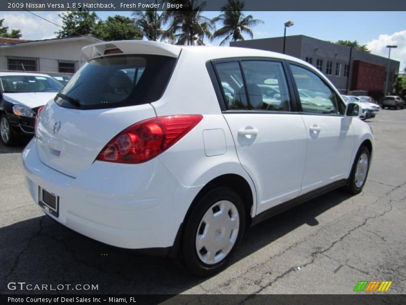 Fresh Powder / Beige 2009 Nissan Versa 1.8 S Hatchback