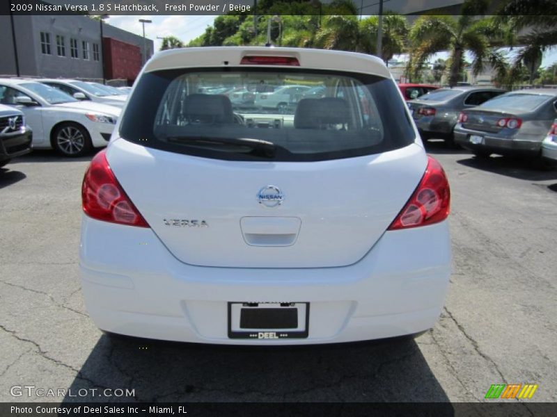 Fresh Powder / Beige 2009 Nissan Versa 1.8 S Hatchback