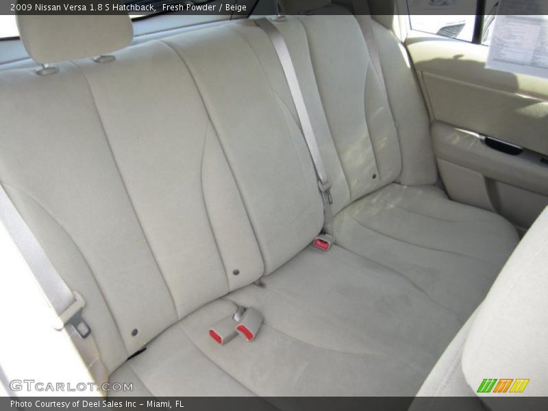 Fresh Powder / Beige 2009 Nissan Versa 1.8 S Hatchback