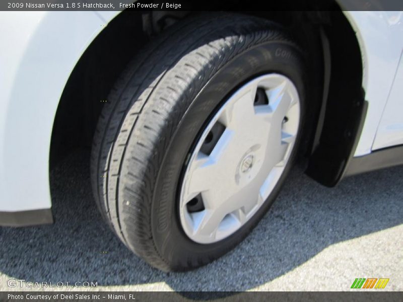 Fresh Powder / Beige 2009 Nissan Versa 1.8 S Hatchback