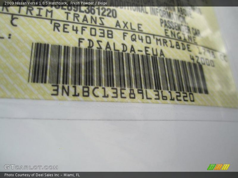 Fresh Powder / Beige 2009 Nissan Versa 1.8 S Hatchback