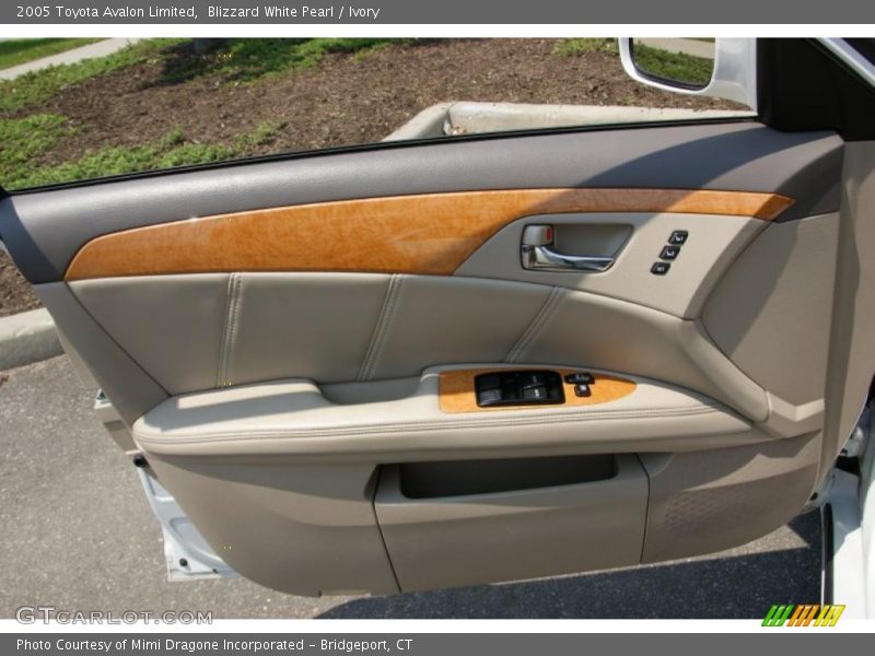Blizzard White Pearl / Ivory 2005 Toyota Avalon Limited