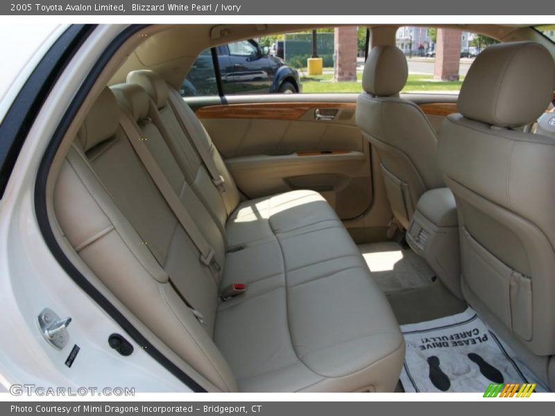 Blizzard White Pearl / Ivory 2005 Toyota Avalon Limited