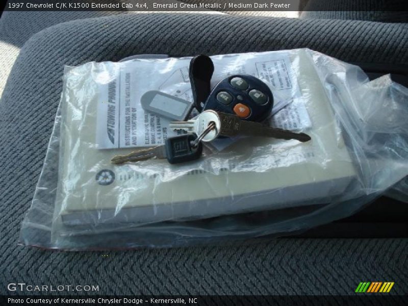 Emerald Green Metallic / Medium Dark Pewter 1997 Chevrolet C/K K1500 Extended Cab 4x4