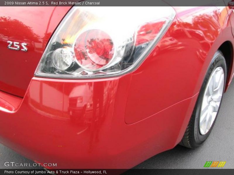 Red Brick Metallic / Charcoal 2009 Nissan Altima 2.5 S