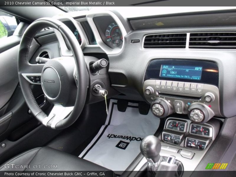 Dashboard of 2010 Camaro SS Coupe