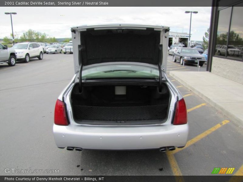 Sterling Silver / Neutral Shale 2001 Cadillac DeVille Sedan
