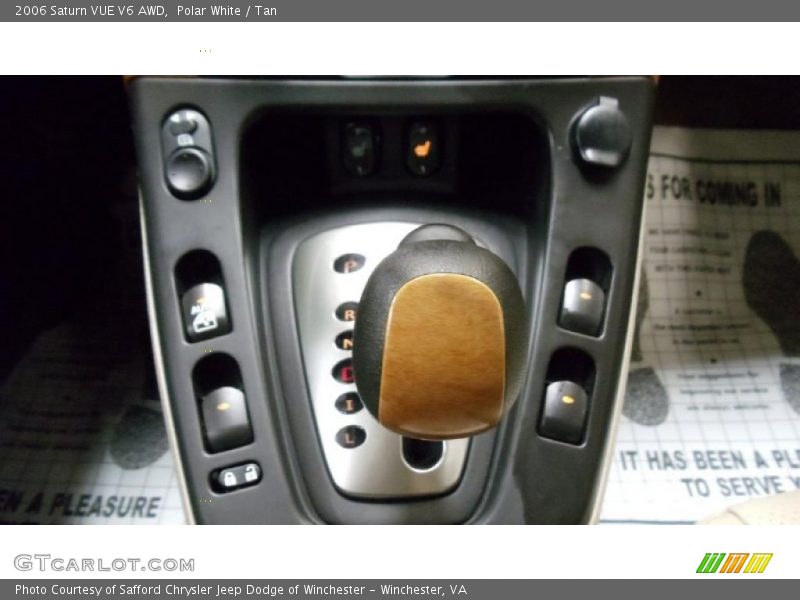 Polar White / Tan 2006 Saturn VUE V6 AWD