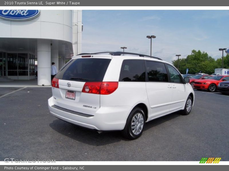 Super White / Taupe 2010 Toyota Sienna LE
