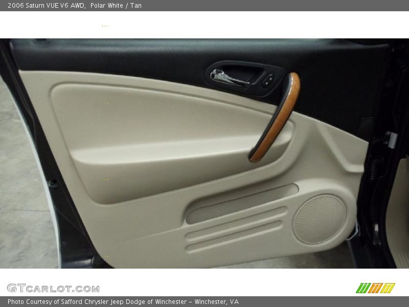 Polar White / Tan 2006 Saturn VUE V6 AWD