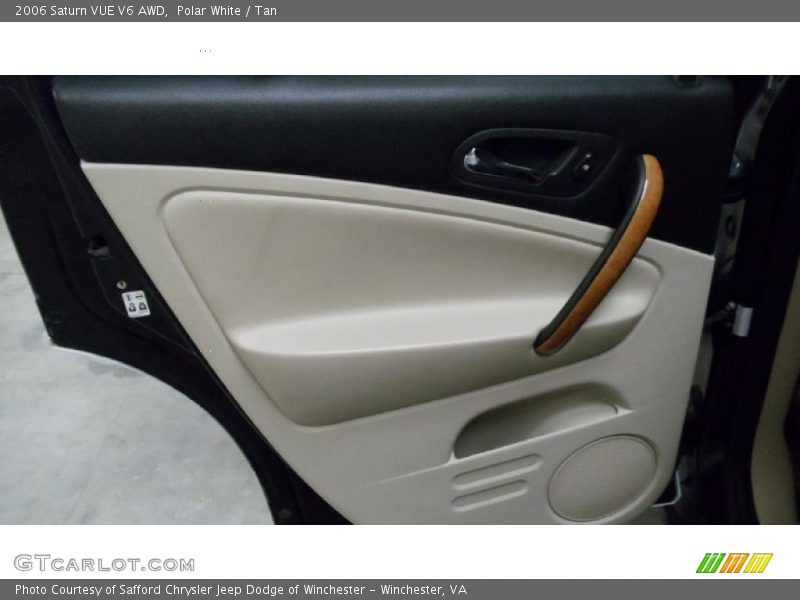 Polar White / Tan 2006 Saturn VUE V6 AWD