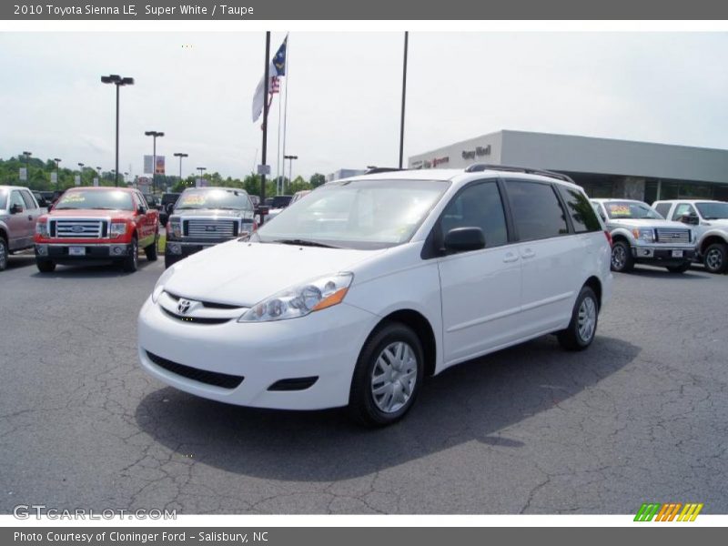 Super White / Taupe 2010 Toyota Sienna LE