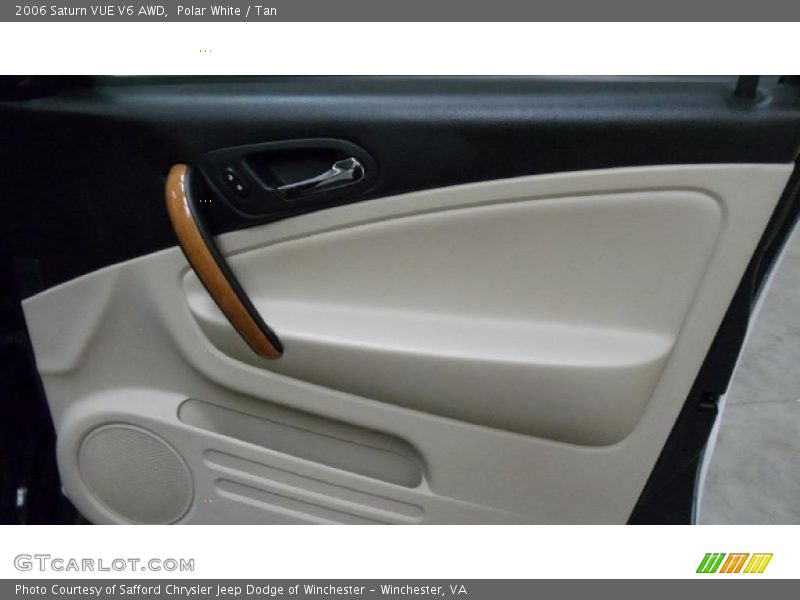 Polar White / Tan 2006 Saturn VUE V6 AWD