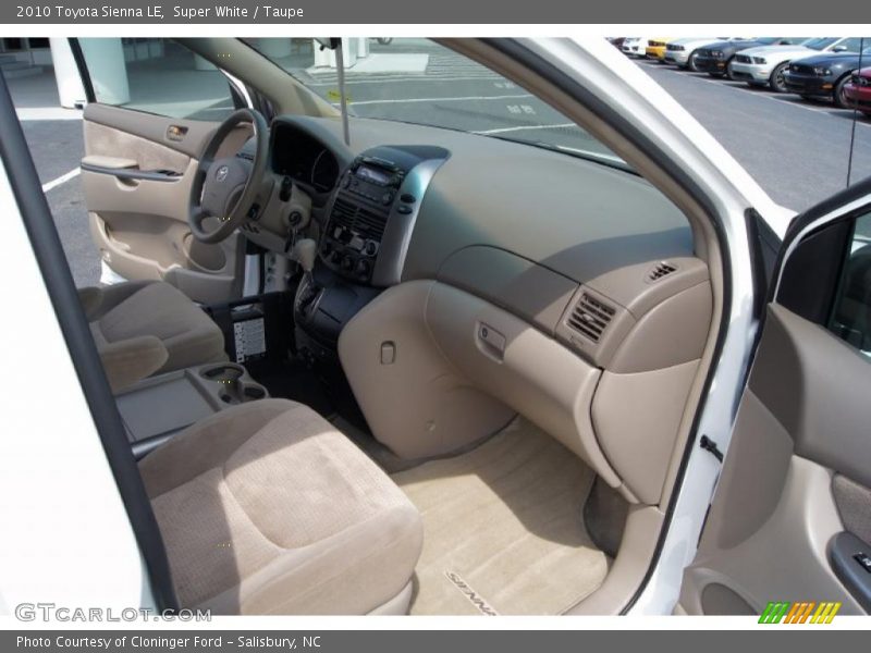 Super White / Taupe 2010 Toyota Sienna LE