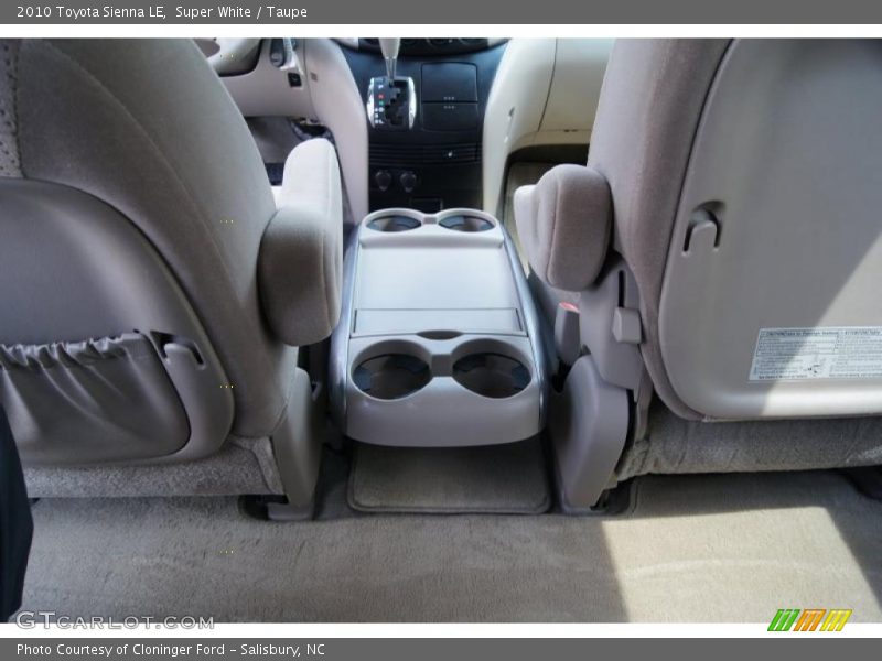 Super White / Taupe 2010 Toyota Sienna LE