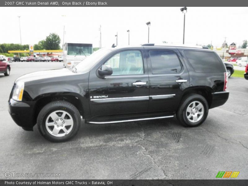 Onyx Black / Ebony Black 2007 GMC Yukon Denali AWD