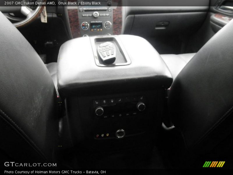 Onyx Black / Ebony Black 2007 GMC Yukon Denali AWD