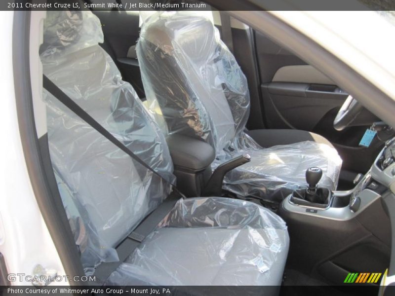 Summit White / Jet Black/Medium Titanium 2011 Chevrolet Cruze LS