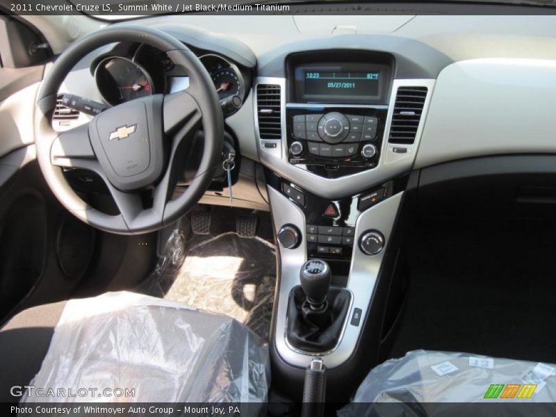 Summit White / Jet Black/Medium Titanium 2011 Chevrolet Cruze LS