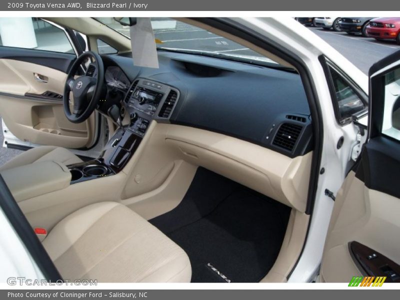 Dashboard of 2009 Venza AWD