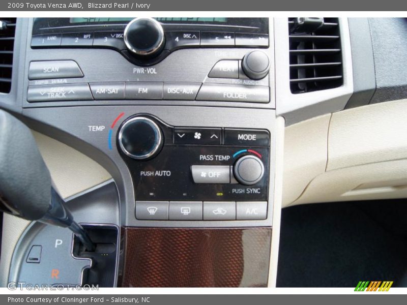 Controls of 2009 Venza AWD