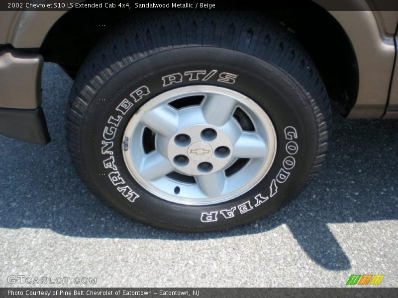 Sandalwood Metallic / Beige 2002 Chevrolet S10 LS Extended Cab 4x4