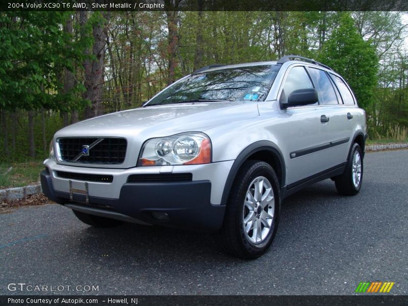 Front 3/4 View of 2004 XC90 T6 AWD