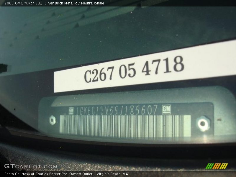 Silver Birch Metallic / Neutral/Shale 2005 GMC Yukon SLE