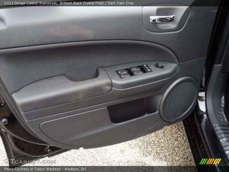 Brilliant Black Crystal Pearl / Dark Slate Gray 2011 Dodge Caliber Mainstreet