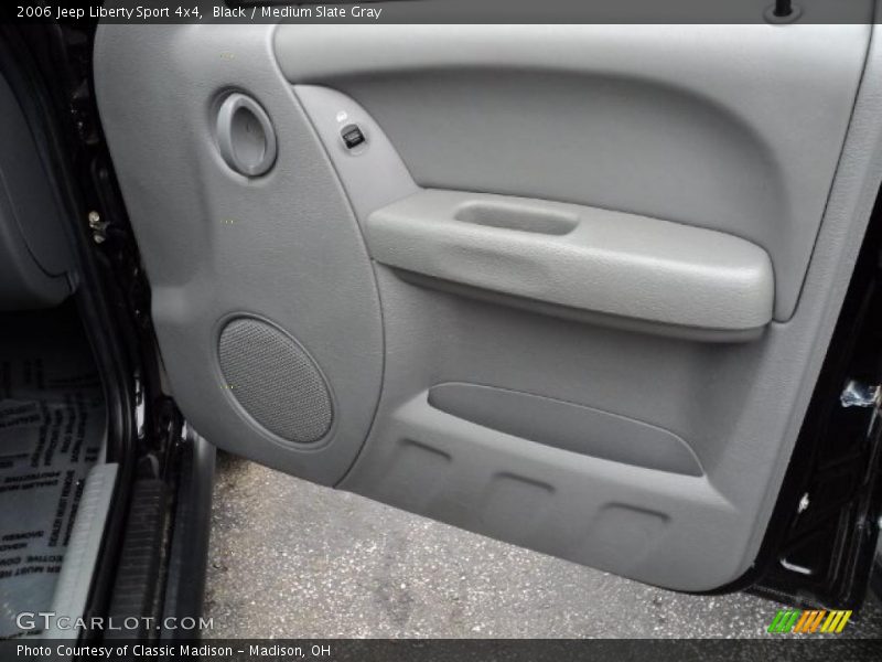 Black / Medium Slate Gray 2006 Jeep Liberty Sport 4x4