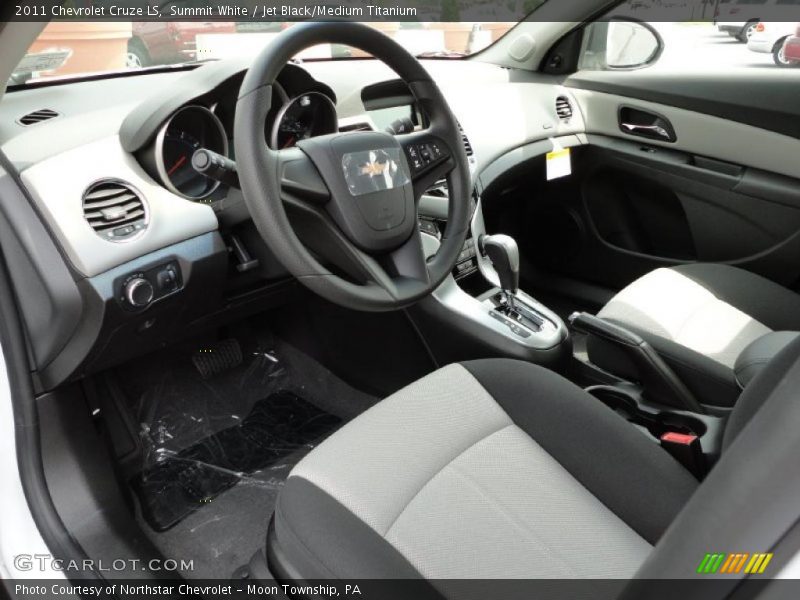 Summit White / Jet Black/Medium Titanium 2011 Chevrolet Cruze LS