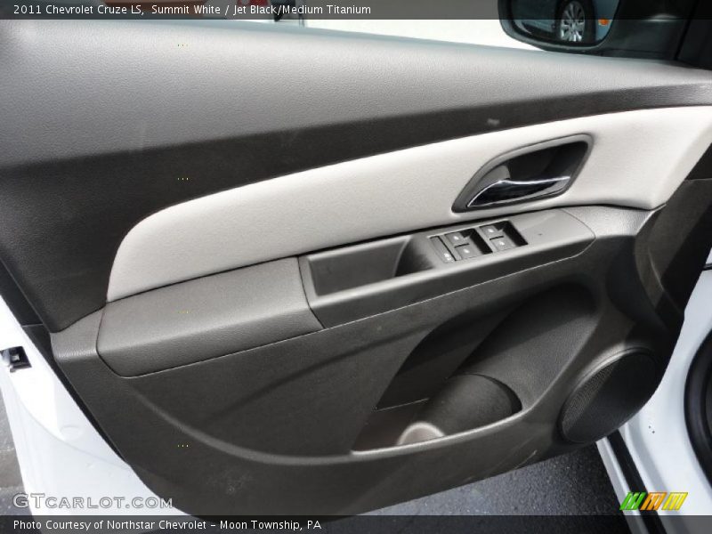 Summit White / Jet Black/Medium Titanium 2011 Chevrolet Cruze LS