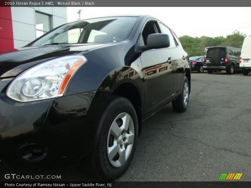 Wicked Black / Black 2009 Nissan Rogue S AWD