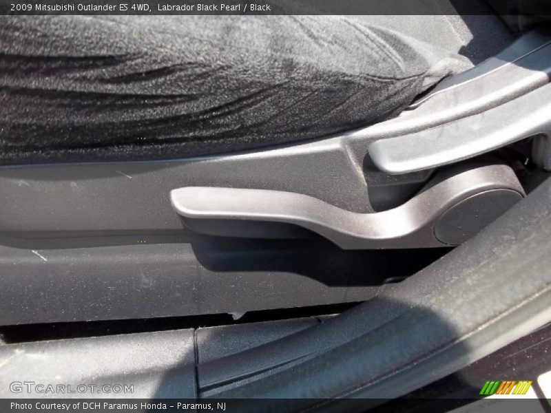 Labrador Black Pearl / Black 2009 Mitsubishi Outlander ES 4WD
