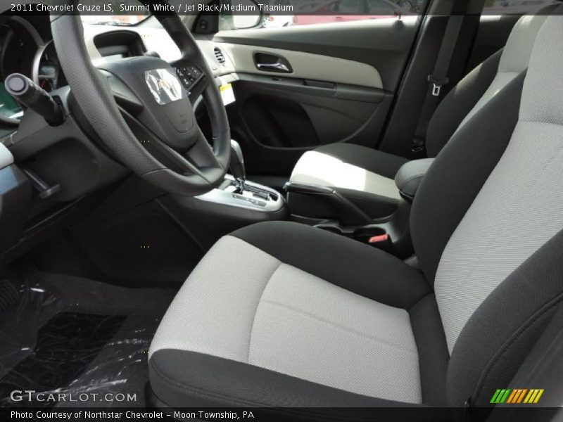 Summit White / Jet Black/Medium Titanium 2011 Chevrolet Cruze LS