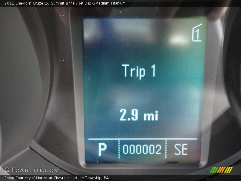 Summit White / Jet Black/Medium Titanium 2011 Chevrolet Cruze LS