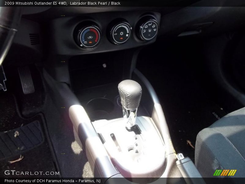 Labrador Black Pearl / Black 2009 Mitsubishi Outlander ES 4WD