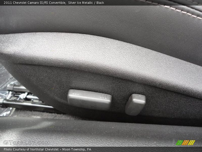 Controls of 2011 Camaro SS/RS Convertible