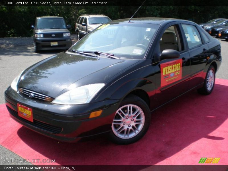 Pitch Black / Medium Parchment 2000 Ford Focus ZTS Sedan