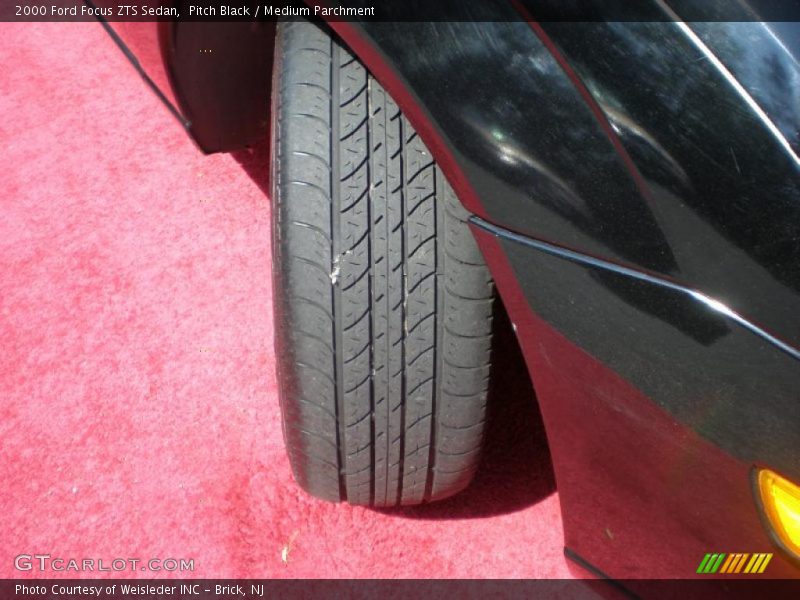 Pitch Black / Medium Parchment 2000 Ford Focus ZTS Sedan