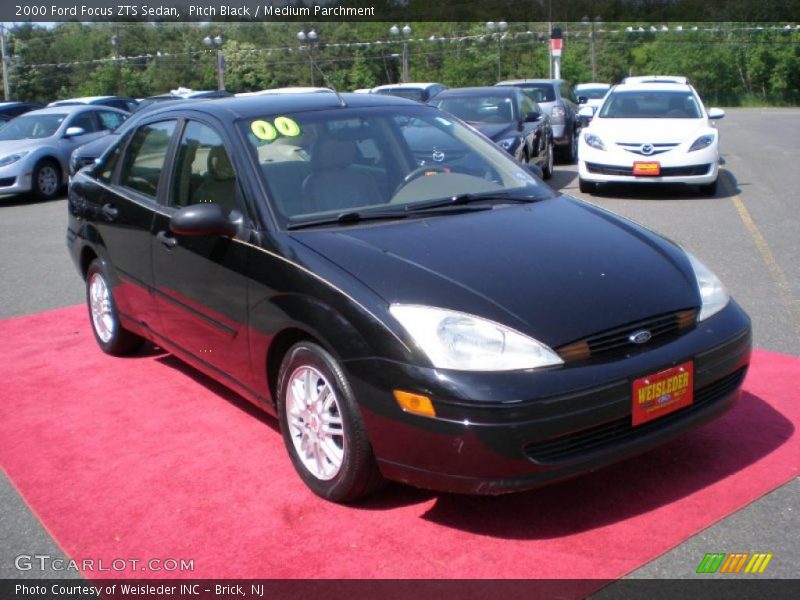 Pitch Black / Medium Parchment 2000 Ford Focus ZTS Sedan